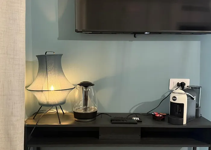 Alfieri2 - Netflix-parking-supermarket-centro * Бергамо