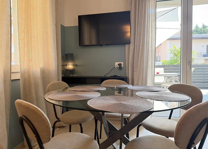 Alfieri2 - Netflix-parking-supermarket-centro Апартаменты *