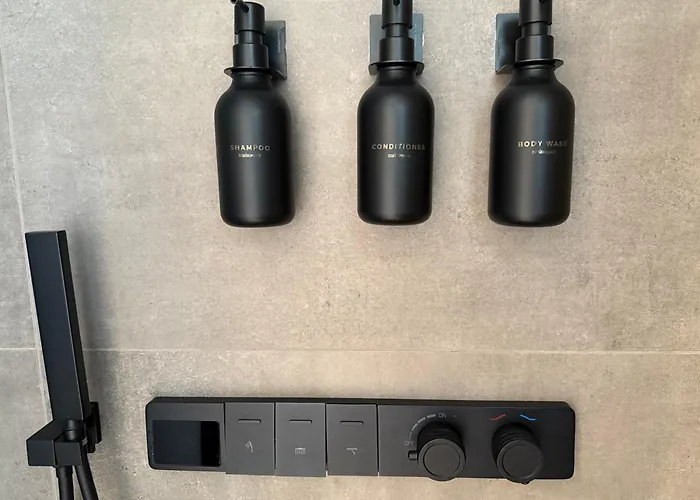 Alfieri2 - Netflix-parking-supermarket-centro *