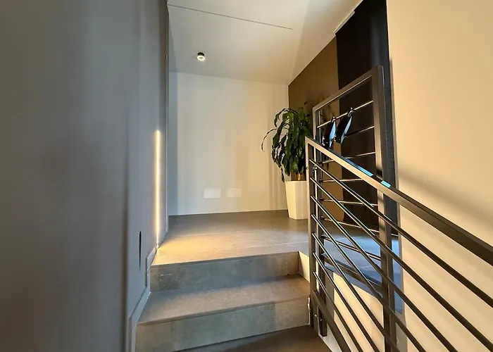 Alfieri2 - Netflix-parking-supermarket-centro Бергамо