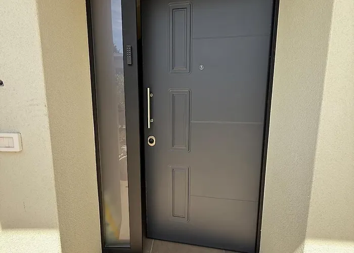 Alfieri2 - Netflix-parking-supermarket-centro Апартаменты *