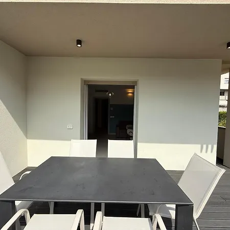 Alfieri2 - Netflix-parking-supermarket-centro ベルガモ