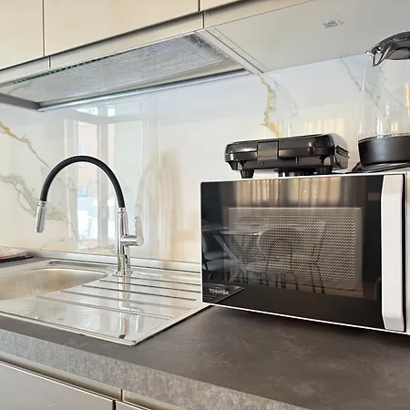 Alfieri2 - Netflix-parking-supermarket-centro ベルガモ