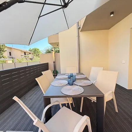 Alfieri2 - Netflix-parking-supermarket-centro アパート ベルガモ