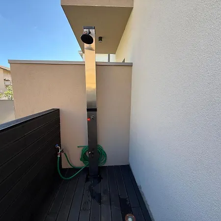 Alfieri2 - Netflix-parking-supermarket-centro アパート ベルガモ