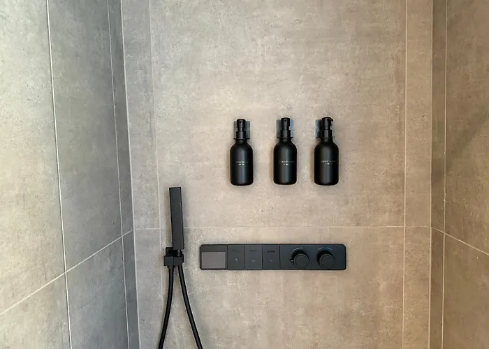 Alfieri2 - Netflix-parking-supermarket-centro アパート *