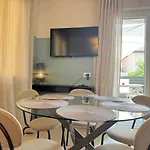 Alfieri2 - Netflix-parking-supermarket-centro * بيرغامو