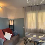 Alfieri2 - Netflix-parking-supermarket-centro * بيرغامو
